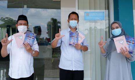 Guru Bosowa School Terbitkan Buku