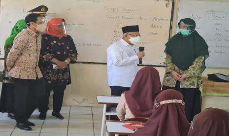 Wapres Tinjau PTM dan Vaksinasi di Banten