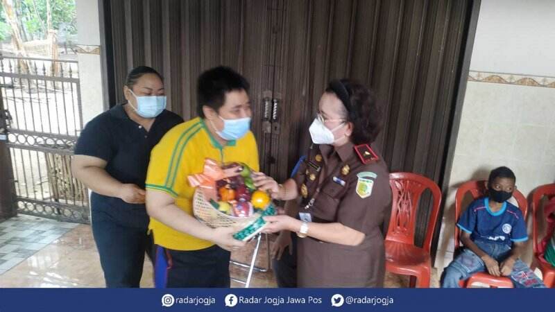 Harus Sabar dan Ikhlas, karena Covid-19 Dikembalikan ke Ortu