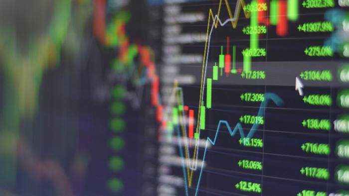 IHSG Melemah Meski Data Perdagangan Positif