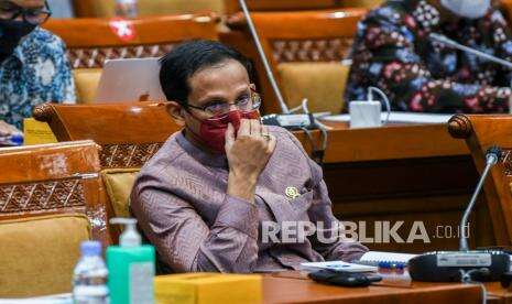 Mendikbudristek Sebut Pelaksanaan PTM Terkendala Izin Pemda
