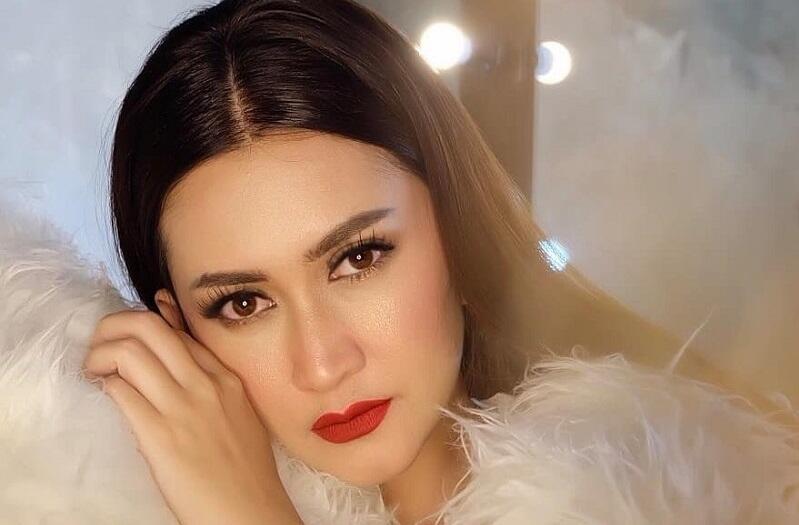 Nafa Urbach Kena Teror Pinjol, Begini Awal Ceritanya