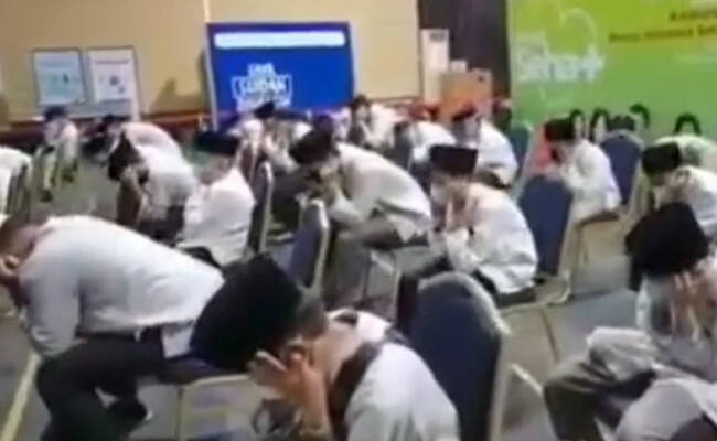 Tuai Pro-kontra Santri Tutup Telinga Saat Dengar Lagu di Tempat Vaksin, Sederet Tokoh Beri Tanggapan