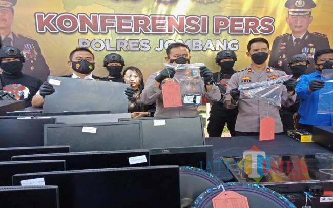 Kuras Harta 23 Sekolah, Spesialis Pembobol di Jombang Berhasil Dilumpuhkan Polisi