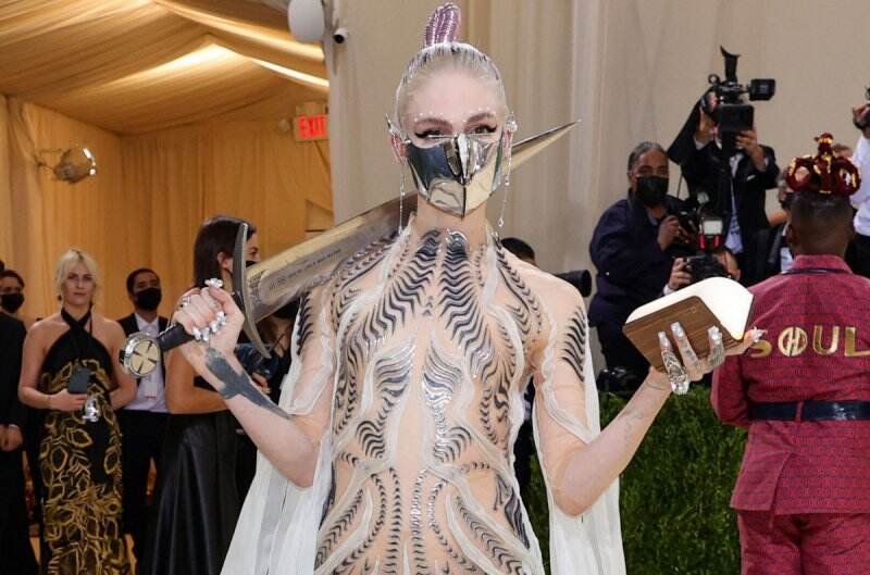 Unik Banget! Simak Penampilan Sederet Artis Bak Tokoh Anime di Met Gala 2021