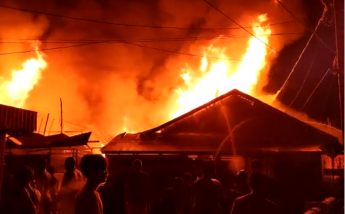 Api Mengamuk di Gang Salatiga Marabahan, 3 Rumah Terbakar