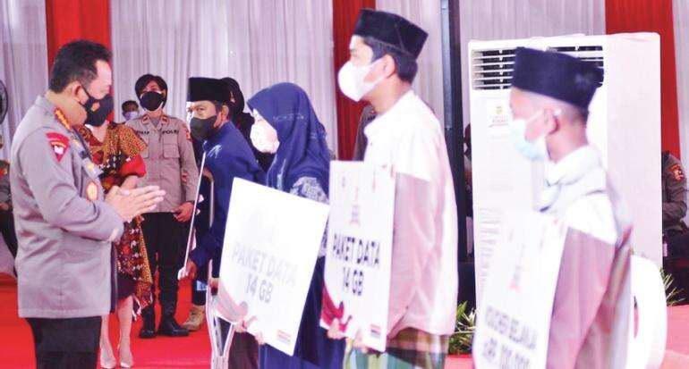 Kapolri Tinjau Vaksinasi Alumni Akpol 97 Pertumbuhan Ekonomi Diiringi Strategi Pengendalian Covid