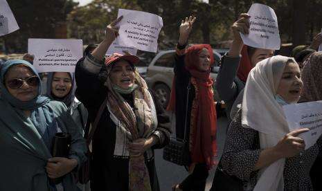 Ratusan Siswa Perempuan Afghanistan Kabur ke Kanada