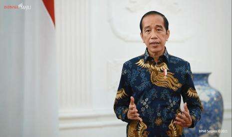 Jokowi ke Banten Resmikan Pabrik Baja dan Tinjau Vaksinasi
