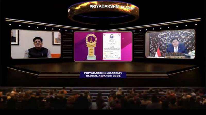 Airlangga Hartarto Dianugerahi Priyadarshni Academy Global Award