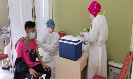 Realisasi Vaksinasi Dosis Satu di Kota Tangerang 70 Persen