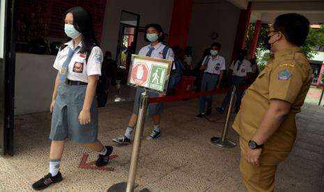 In Picture: Pembelajaran Tatap Muka Mulai Dilaksanakan di Manado