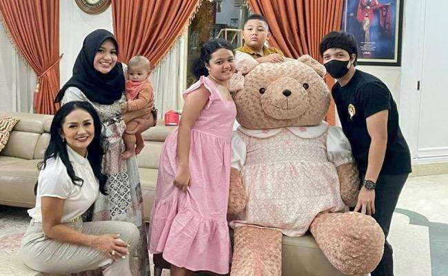 Unggah Foto Aurel dan Amora, Raul Lamos Tulis Pesan Menyentuh