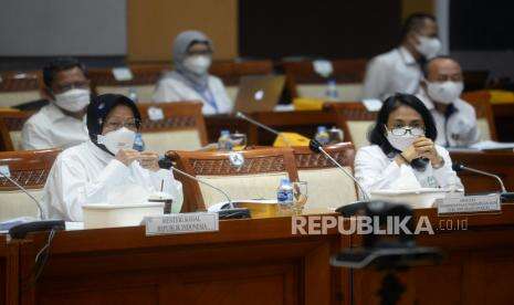 Risma: Pemulung di Bawah Jembatan Dekat Kemensos Ada Lagi