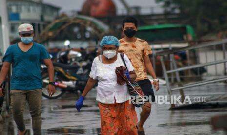 Ribuan Penduduk Myanmar Melarikan Diri ke India