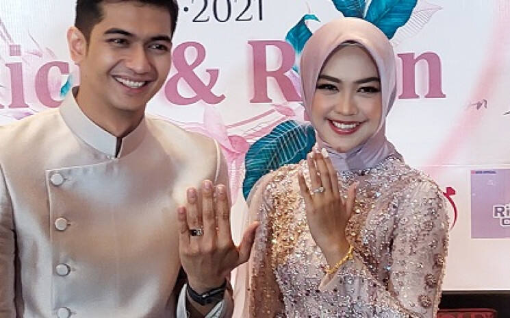 Ustadz Maulana Beri Bocoran Soal Tanggal Pernikahan Ria Ricis-Teuku Ryan