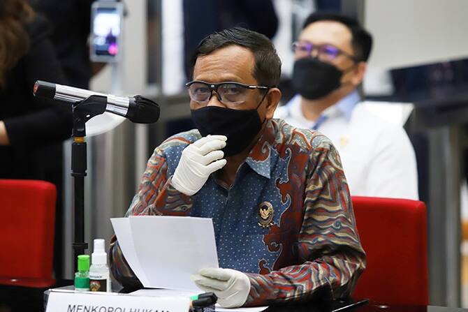 Mimbar Masjid Dibakar, Mahfud Tegaskan Pelaku Belum Tentu ODGJ