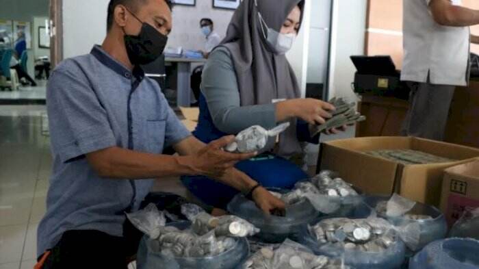 Uang Koin Ditabung dalam Galon Selama 3 Tahun, Impian Asriadin Beli Mobil Toyota Akhirnya Terwujud