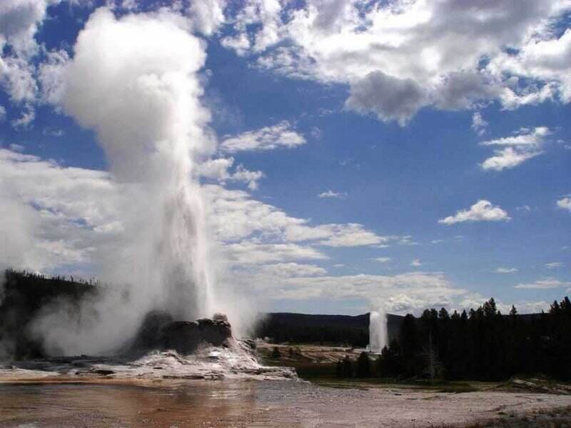 Yellowstone Meletus Lebih dari Sekali