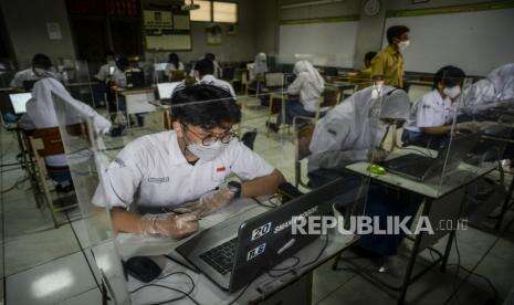 In Picture: Pelaksanaan ANBK Siswa SMA di Kota Bogor