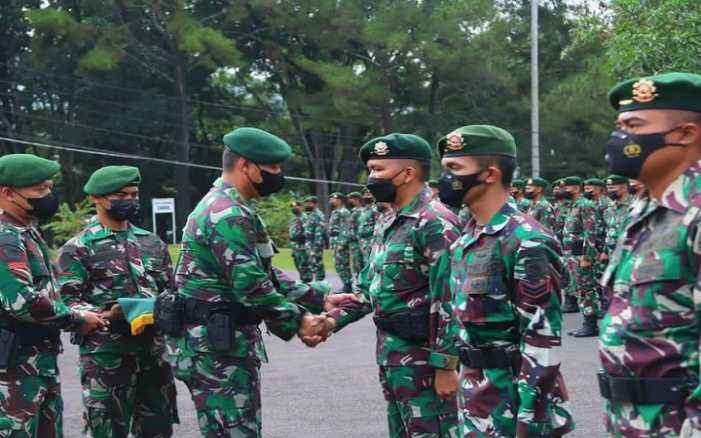 Mantap, 64 Prajurit Raider 323 Kostrad Naik Pangkat