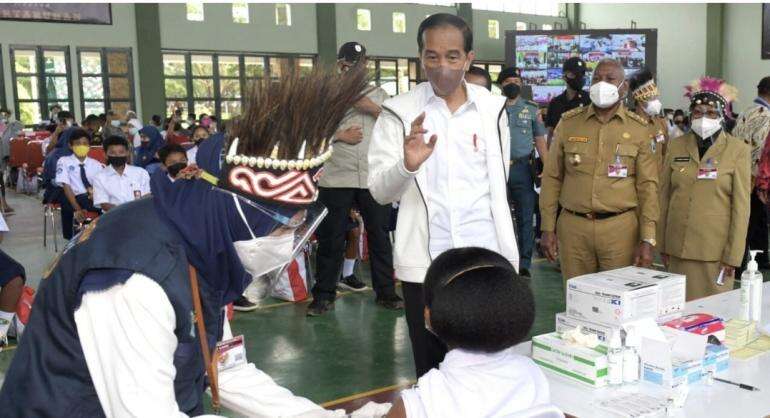 Jokowi Hargai Antuasiasme Masyarakat Papua Dalam Program Vaksinasi Massal