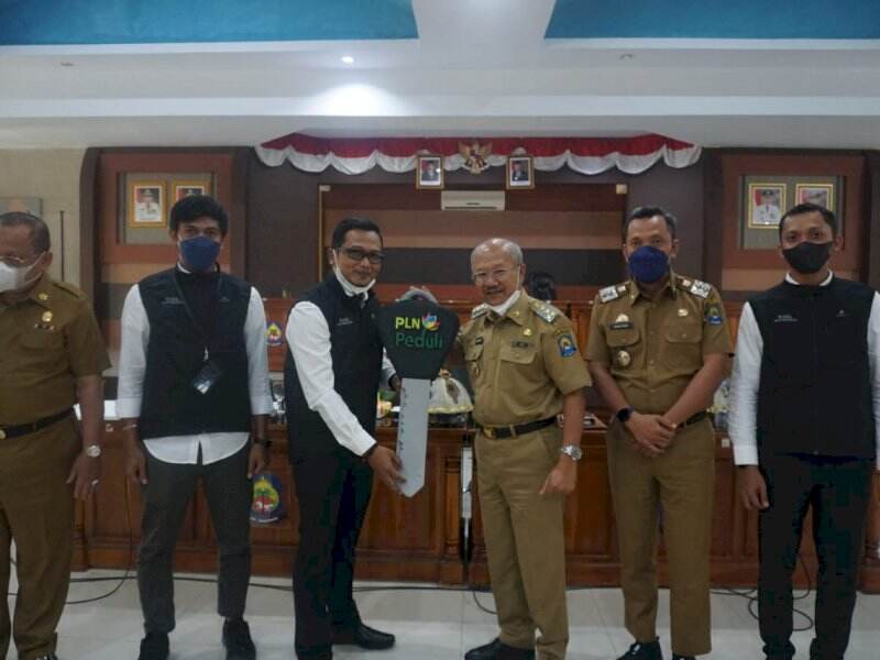 Bupati Jeneponto Terima Bantuan CSR PLN Peduli UPK Punagaya