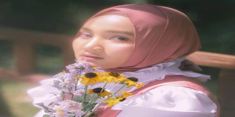 Download Lagu MP3 Fatin Shidqia Lubis - Dalam Teduh, Lengkap Lirik dan Video Klip