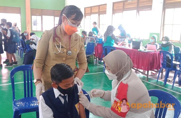 Persiapan PTM, Ratusan Pelajar di Basarang Kapuas Disuntik Vaksin