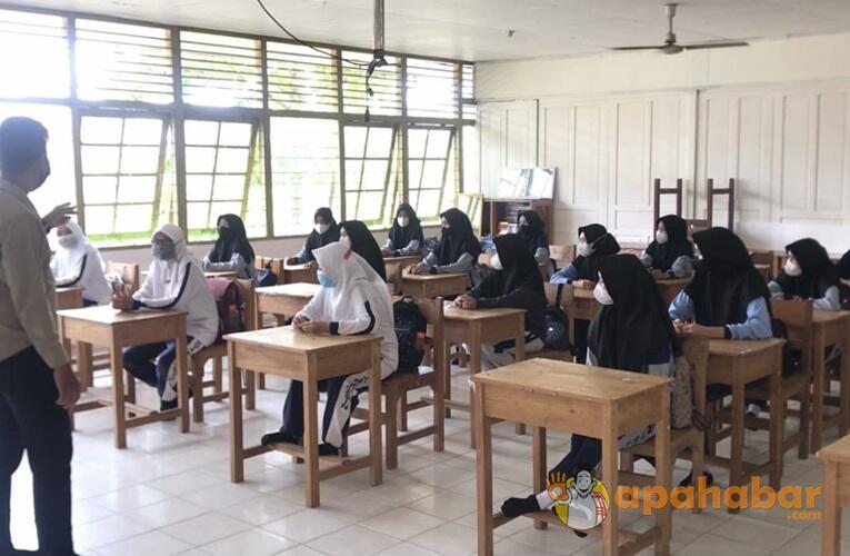 Catat, PTM Ditutup Sementara Jika Orang Positif Covid-19 di Atas 5 %