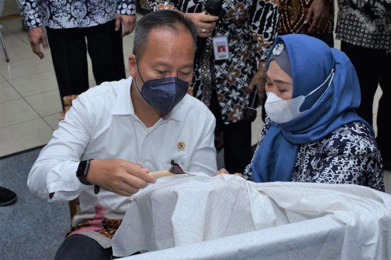 Persaingan Ekspor Batik Makin Ketat