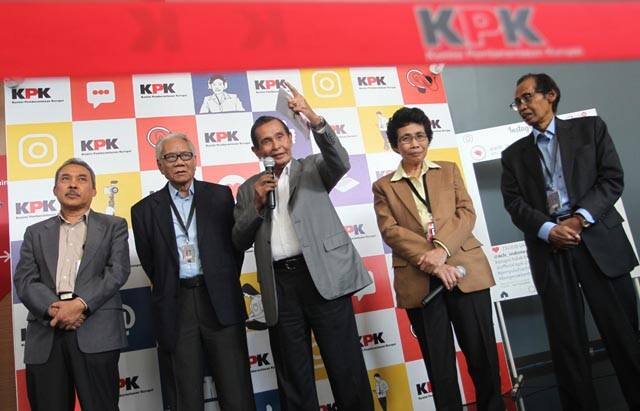 Dewas Baru Tahu Ada 8 Orang Kepercayaan Azis Syamsuddin di KPK