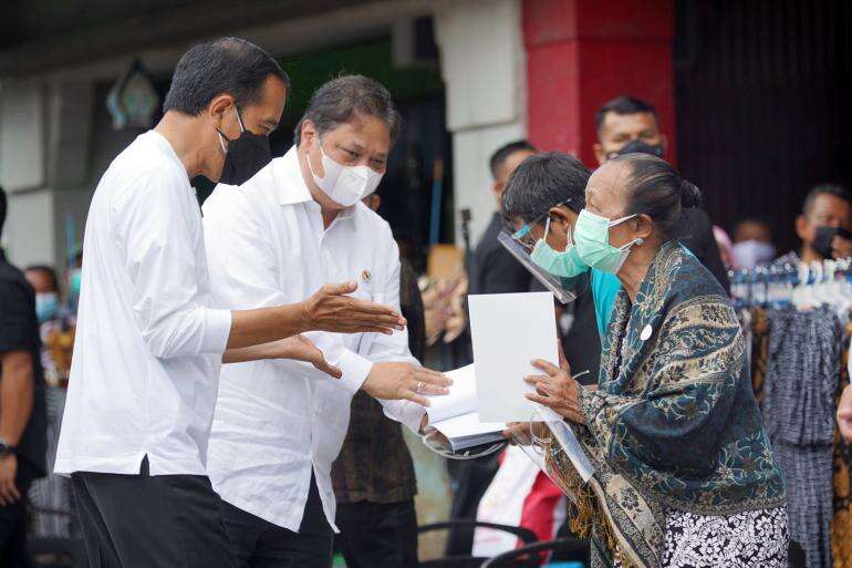 Dialog Dengan PKL Saat Kasih Bantuan Rp 1,2 Juta Jokowi: Cukup? Rakyat: Kurang