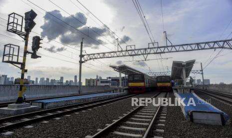 Dua Jalur di Stasiun Manggarai Ditutup