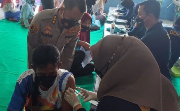 Masyarakat Pulau Terluar di Banten Divaksinasi Covid-19