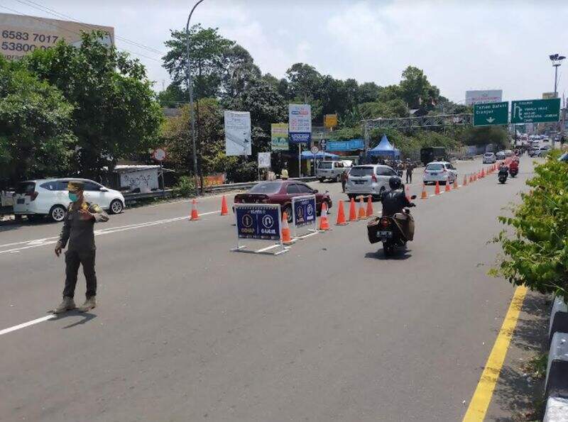 Minggu Siang, Lalu Lintas Jalur Puncak Bogor Ramai Lancar