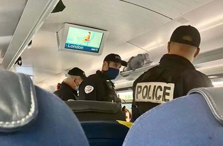 Sembrono Pakai Masker, Penumpang Kereta Api Sewot Diseret Keluar Petugas