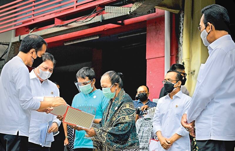 1 Juta PKL dan Pemilik Warung Dapat Bantuan Rp 1,2 Juta