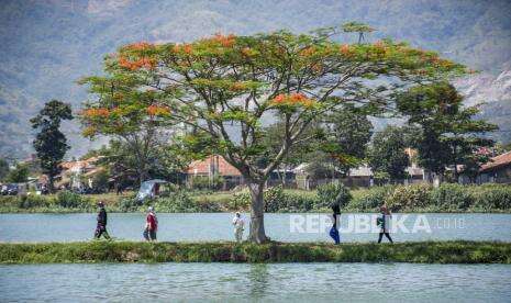 In Picture: Wisata Danau Penampungan Air IPAL PDAM TIrtawening