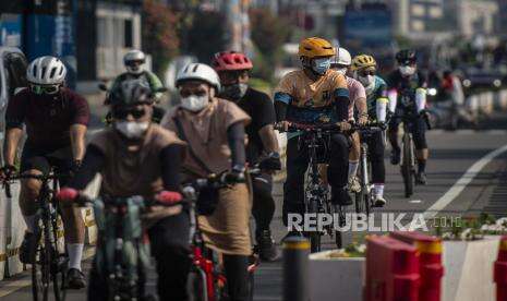 In Picture: Aktivitas Warga Jakarta di Masa PPKM