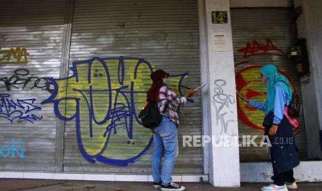 In Picture: Pembersihan Aksi Vandalisme di Kawasan Heritage Kayutangan