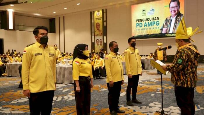 Ilham Permana Kukuhkan Rahman Pina Bersama Ratusan Pengurus AMPG Sulsel