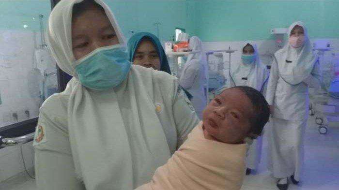 Polisi Tangkap Satu Keluarga Pelaku Buang Bayi di Bireuen