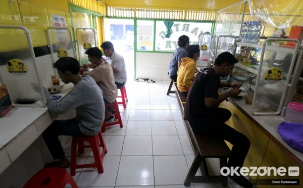 5 Manfaat Kesehatan Makan Pakai Tangan Kanan seperti Sunah Rasulullah