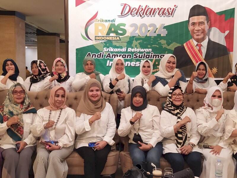 Idolakan Sosok Andi Amran Sulaiman, Emak-emak Mengatasnamakan Srikandi RAS Sulsel 2024 Gelar Deklarasi