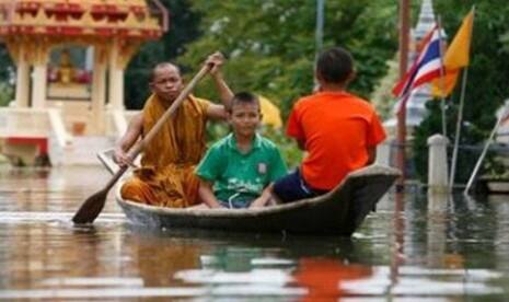 Banjir, Restoran Thailand ini Malah Ramai Pengunjung