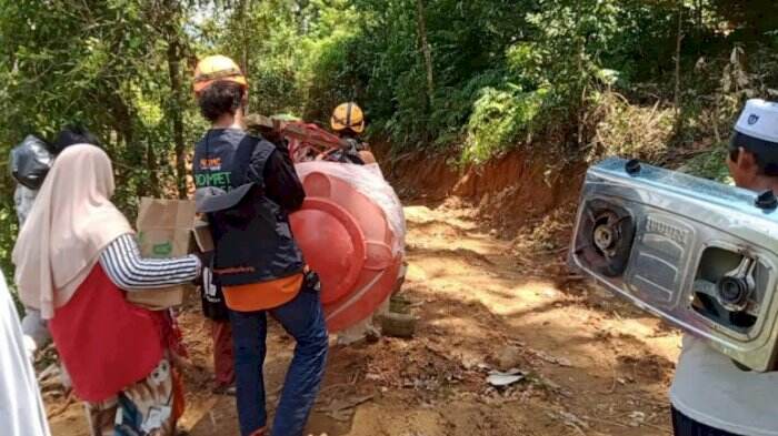 Respons Pasca Banjir Luwu, Dompet Dhuafa Terus Lakukan Penyaluran Bantuan Logistik, Air, Listrik, hingga Dapur Umum