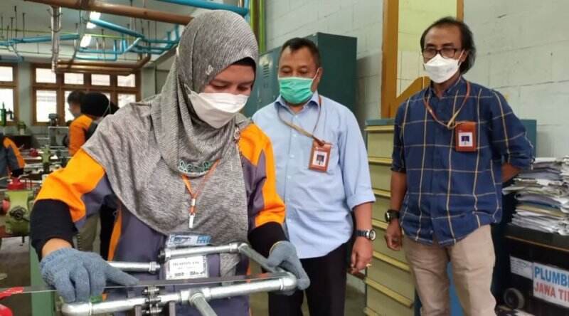 Peserta Diklat Guru SMK Lakukan Praktek Kompetensi Dasar