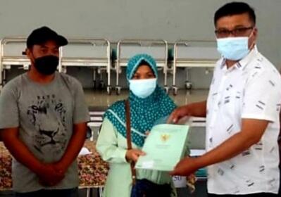 BPN Serahkan Ratusan Sertifikat Program PTSL