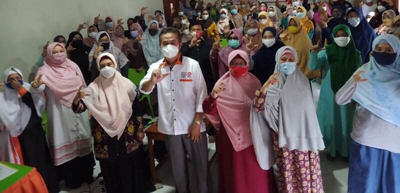 PKS Cilegon Kuatkan Ratusan Warga Penerima Modal Usaha